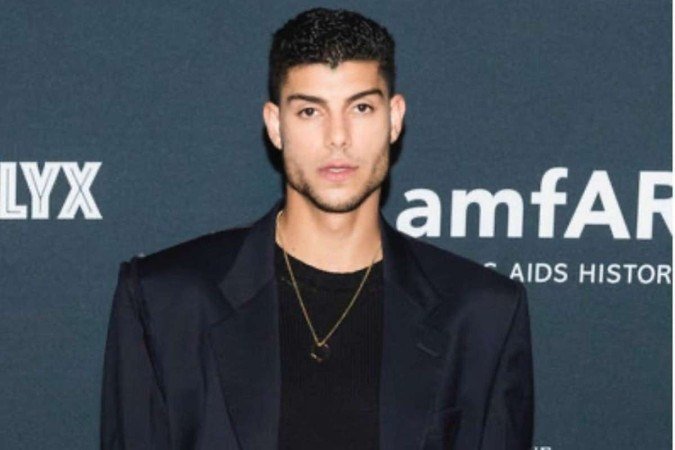 Quem olha a vida de luxo e fama do moço não imagina os momentos difíceis  -  (crédito: Reprodução)