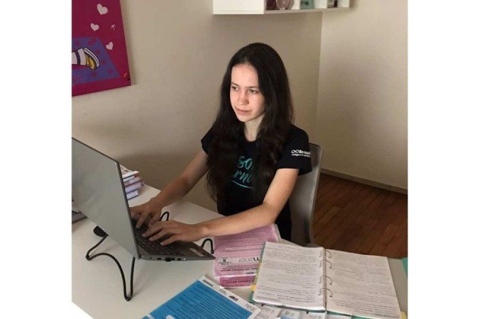 Emanuelle estudava cinco horas por dia