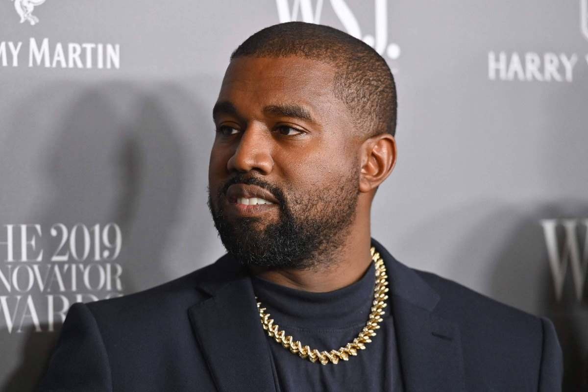 Kanye West deve pagar pensão de R$ 1 mi após finalização de divórcio