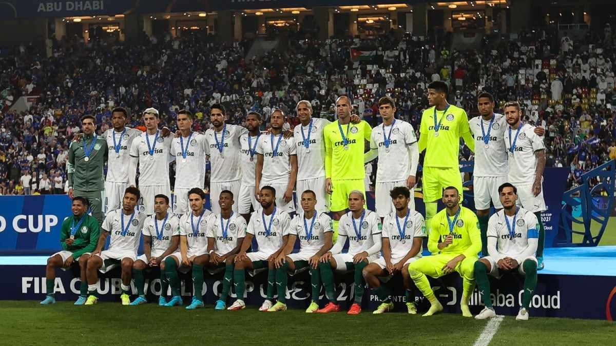 Corinthians bate Grêmio nos acréscimos e conquista Supercopa