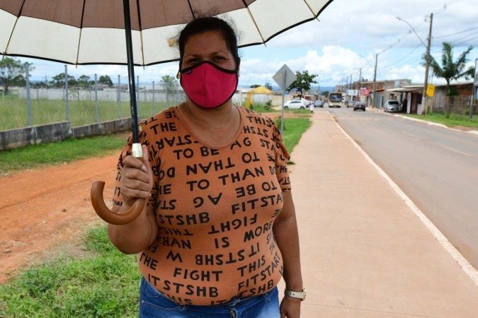 "A popula&ccedil;&atilde;o tamb&eacute;m precisa ajudar", destaca a manicure Eliane Pires