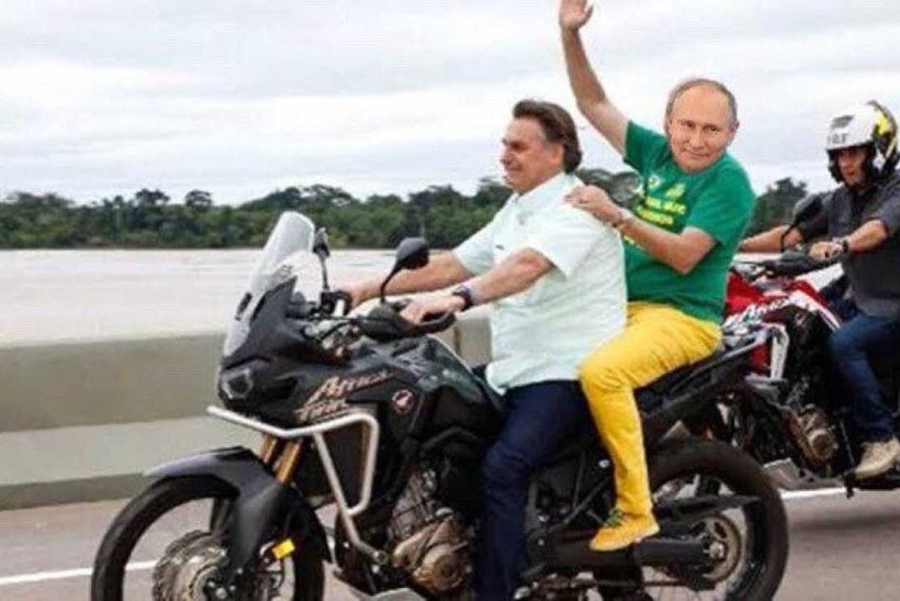 Somos solidários à Rússia”, diz Bolsonaro a Putin