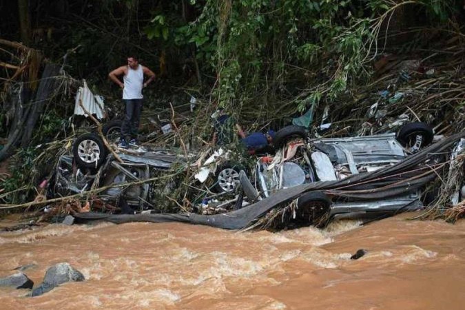 Petrópolis: Número de vítimas do temporal chega a 94; 25 pessoas são resgatadas