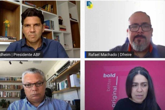 Coletiva de imprensa sobre franquias - (crédito: Reprodução/yoputube) Coletiva de imprensa sobre franquias - (crédito: Reprodução/yoputube)