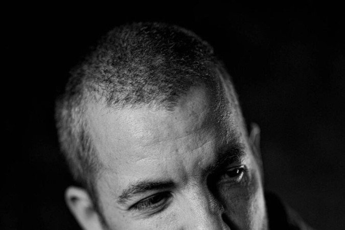  2022. Cultura. Filme A Jaula, com Chay Suede e Alexandre Nero.Joao Wainer, diretor.
      