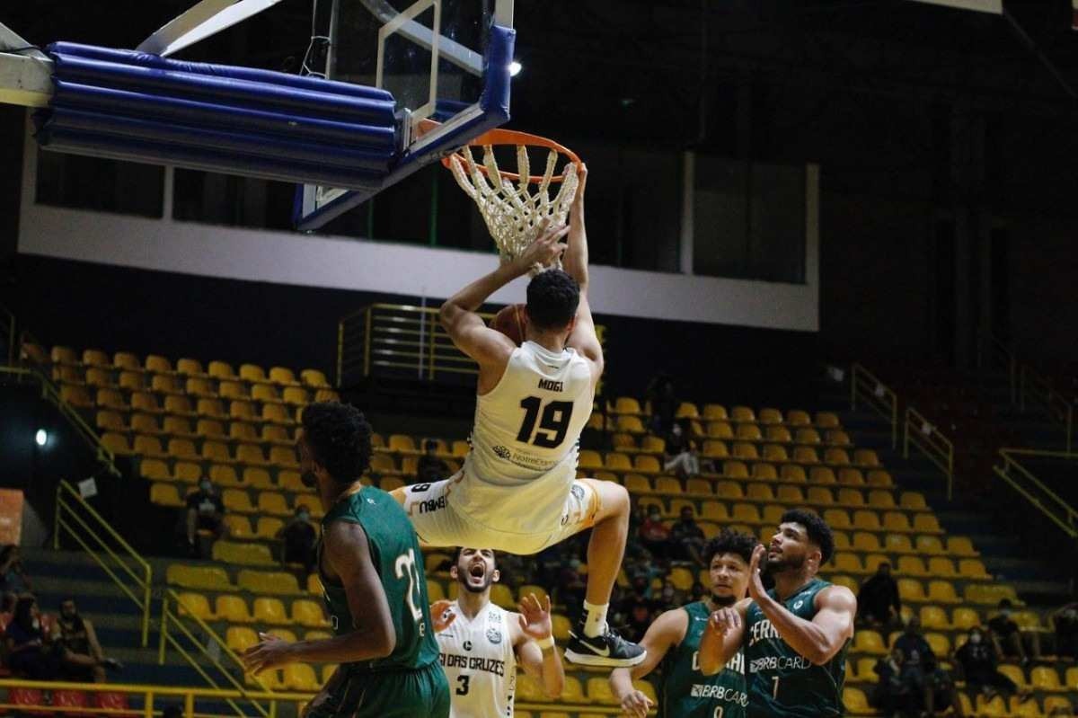 Times candangos jogam hoje no vôlei e no basquete