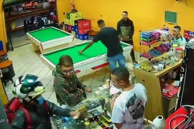 Vítima foi executada no momento em que atendia a um cliente no bar - (crédito: Material cedido ao Correio) Vítima foi executada no momento em que atendia a um cliente no bar - (crédito: Material cedido ao Correio)
