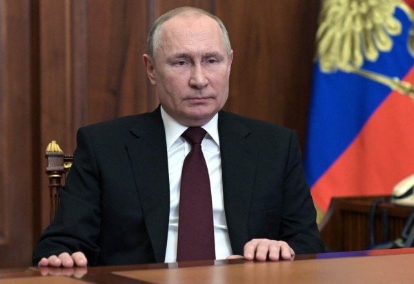 Putin durante pronunciamento na TV russa nesta segunda-feira (21/2) Putin durante pronunciamento na TV russa nesta segunda-feira (21/2)