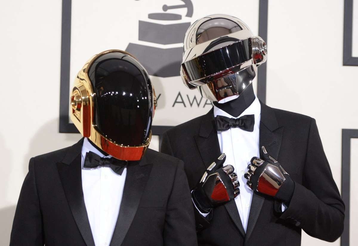 Um ano depois de separação, Daft Punk volta nas redes sociais