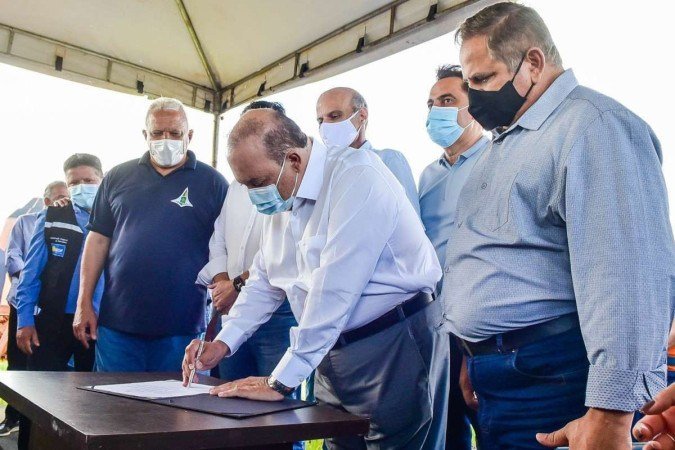 O viaduto vai beneficiar aproximadamente 70 mil motoristas e as obras vão gerar empregos na região -  (crédito: Renato Alves/Agência Brasília)