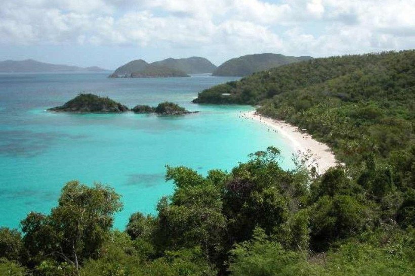 Trunk Bay Beach