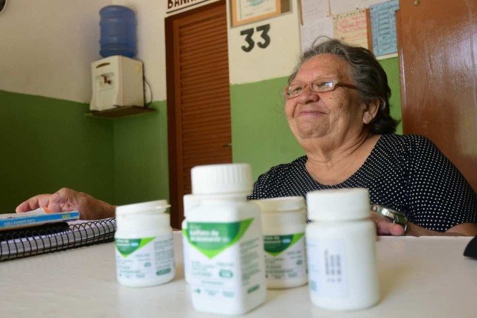  Medicamentos antirretrovirais utilizados pelos moradores ajudam a controlar o vírus