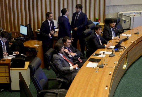 Votação para composição de membros da CPI do Feminicídio. Única concluída neste mandato