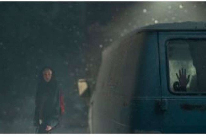 Personagem é apanhada por uma tempestade de neve no enredo do longa -  (crédito: Divulgação/Star+)