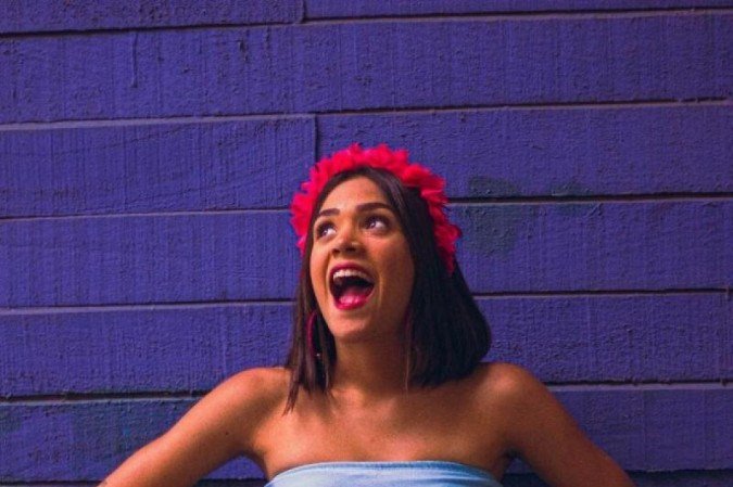 Gabriela de Oliveira, 23, foi ao carnaval pela primeira vez aos 16 anos e desde então ousa nas fantasias e no glitter