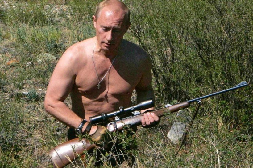 Putin com um rifle de caça, em agosto de 2007