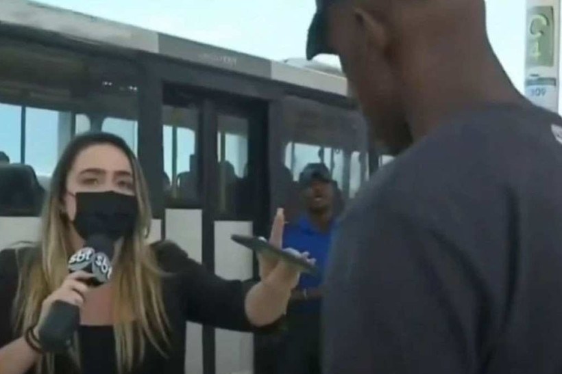 Repórter do SBT é intimidada ao vivo durante reportagem no BRT do RJ 