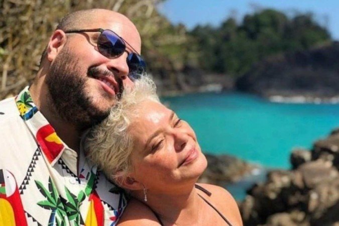 A artista plástica Cintia Abravanel, mãe de Tiago - (crédito: Reprodução/Instagram) A artista plástica Cintia Abravanel, mãe de Tiago - (crédito: Reprodução/Instagram)