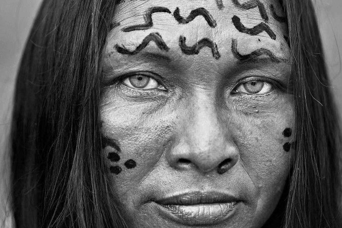 Fotos de Ricardo Stuckert no livro Povos Originários - Guerreiros do tempo