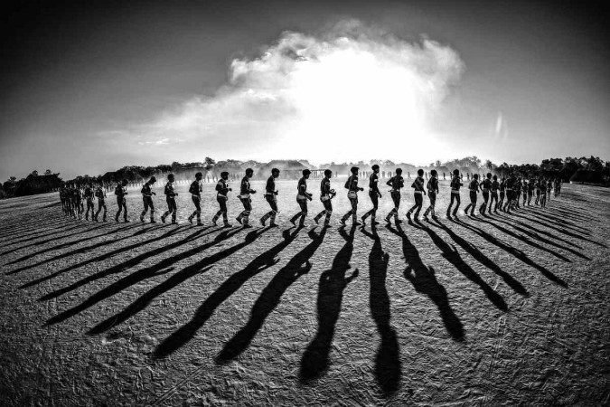 Fotos de Ricardo Stuckert no livro Povos Originários - Guerreiros do tempo