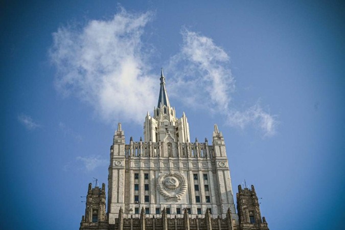 Registro do prédio do Ministério das Relações Exteriores da Rússia com um emblema soviético no centro de Moscou - (crédito: Alexandre Nemenov/AFP)