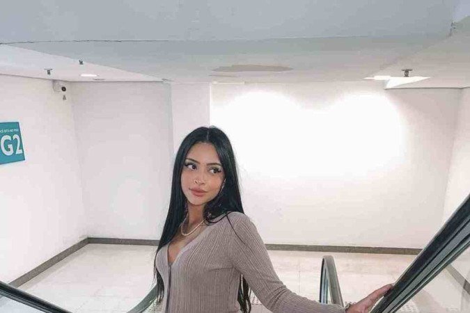 A youtuber Nicole Prazeres 
mostra que conforto é tudo! 
Um conjuntinho de malha 
é indispensável para o 
dia a dia de quem está grávida