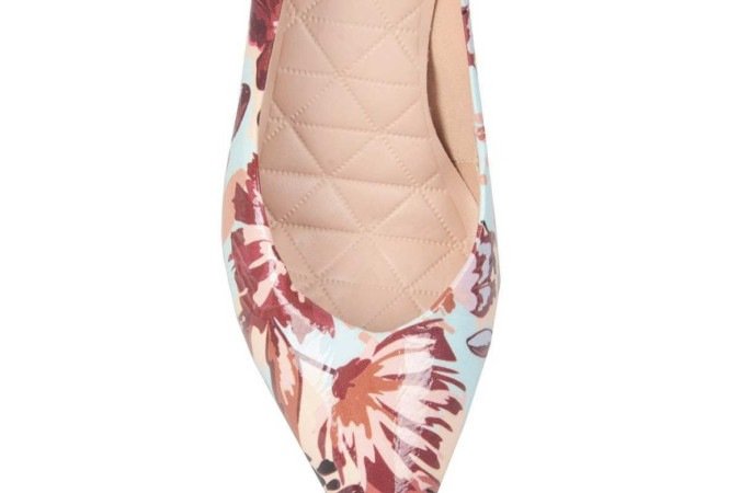 Scarpin com palmilha confort e salto médio, da Jorge Bischoff 
(R$ 349) 