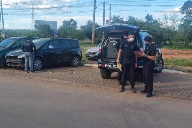 PCDF investiga corpo encontrado morto em Taguatinga Norte - (crédito: Darcianne Diogo/CB/D.A Press) PCDF investiga corpo encontrado morto em Taguatinga Norte - (crédito: Darcianne Diogo/CB/D.A Press)