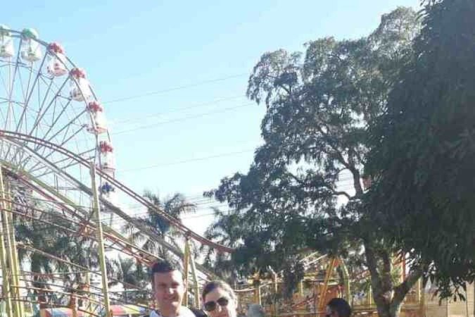 Fabiana, 42 e Zeigler, 43, levaram os filhos Catarina e Guilherme para brincarem no Nicolândia
