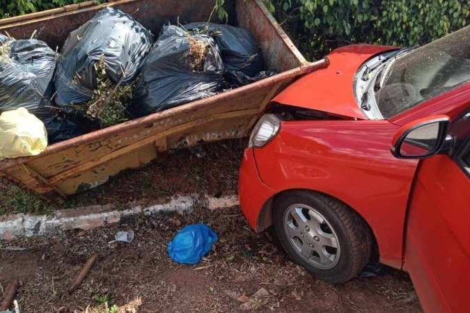 Jovem pegou o carro para ear com amiga - (crédito: Detran-DF/Divulgação) Jovem pegou o carro para ear com amiga - (crédito: Detran-DF/Divulgação)