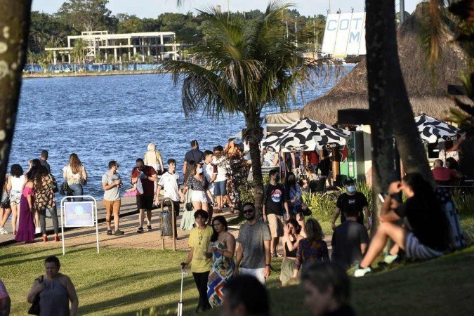  01/03/2022 Crédito: Minervino Júnior/CB/D.A Press. Brasil.  Brasilia - DF. Movimentação no Pontão do Lago Sul no último dia de carnaval.
