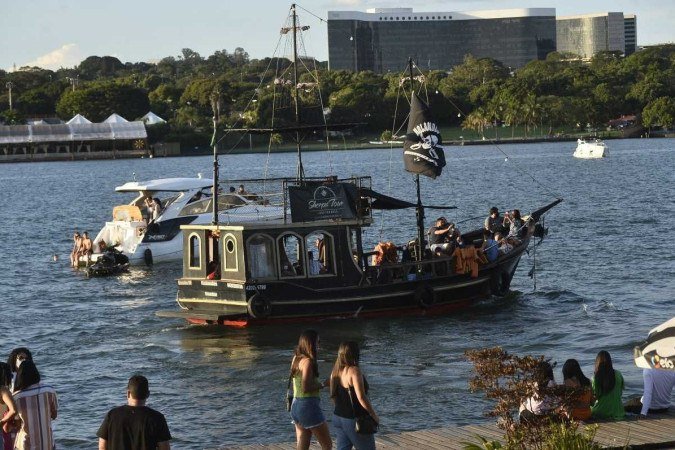  01/03/2022 Crédito: Minervino Júnior/CB/D.A Press. Brasil.  Brasilia - DF. Movimentação no Pontão do Lago Sul no último dia de carnaval.