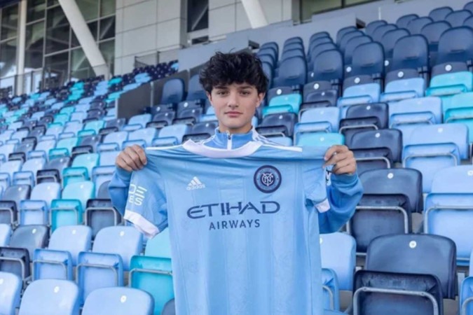 Jogador de 14 anos se torna o mais jovem a assinar contrato profissional na  MLS