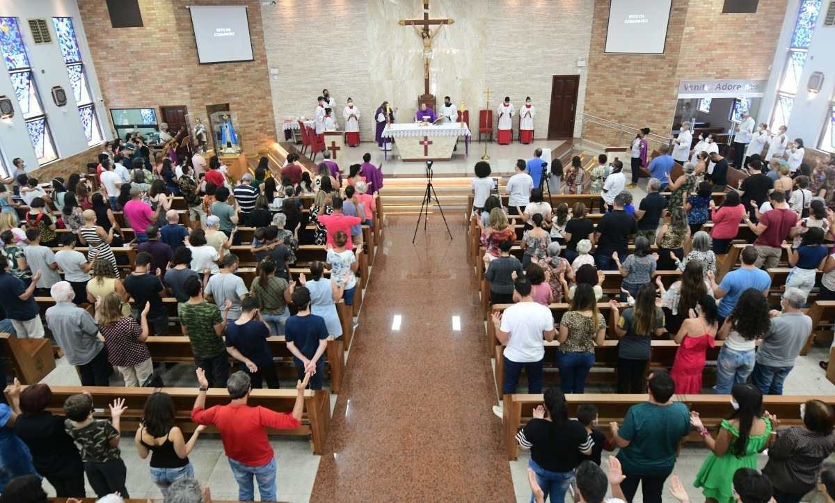 Quarta-feira de Cinzas é marcada por jejum e orações pela paz no mundo