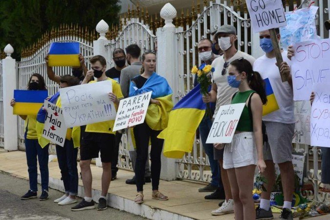 Manifestação pela paz na Embaixada da Ucrânia nesta quarta-feira (2/3)
