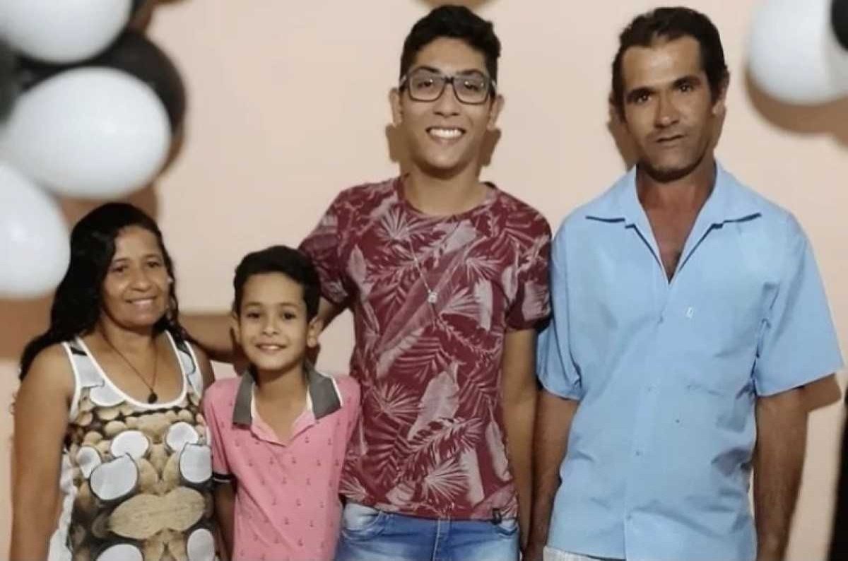 Vídeo de filho contando ao pai que passou em medicina viraliza na internet