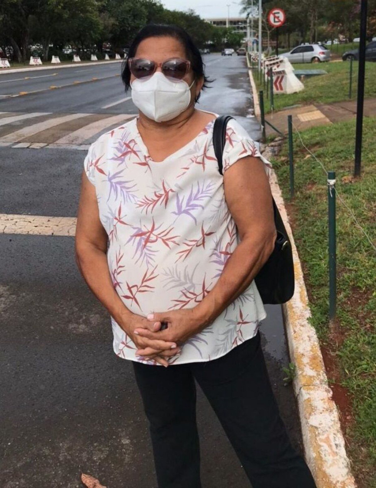 Maria Lina, 68 anos, é contra a desobrigatoriedade do uso de máscaras em locais abertos na capital federal