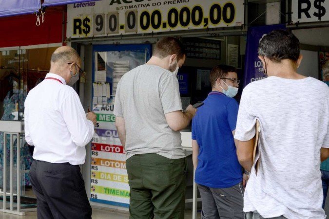  04/03/2022 CrÃ©dito: Marcelo Ferreira/CB/D.A Press. Brasil. Brasilia - DF -   Mega-Sena acumulada com a estimativa do prÃªmio em 90 milhÃµes de Reais.