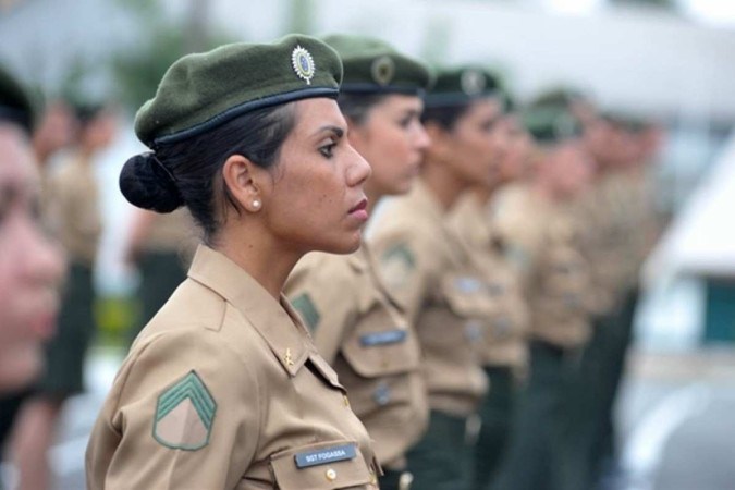 Toque feminino nos quartéis altera a história do Exército Brasileiro