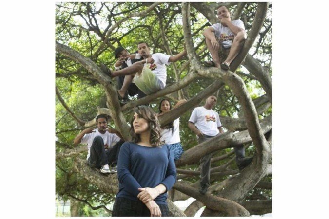 A cineasta Núbia Santana, fundadora do Instituto Lumiart, e integrantes da entidade

 -  (crédito: Rondineli Borges/Divulgação)