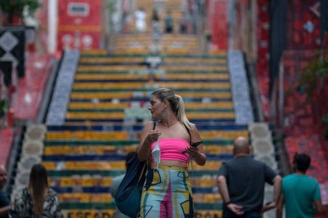 Eduardo Paes declarou que espera encerrar a exigência do aporte da vacina em breve - (crédito: Mauro Pimentel/AFP) Eduardo Paes declarou que espera encerrar a exigência do aporte da vacina em breve - (crédito: Mauro Pimentel/AFP)