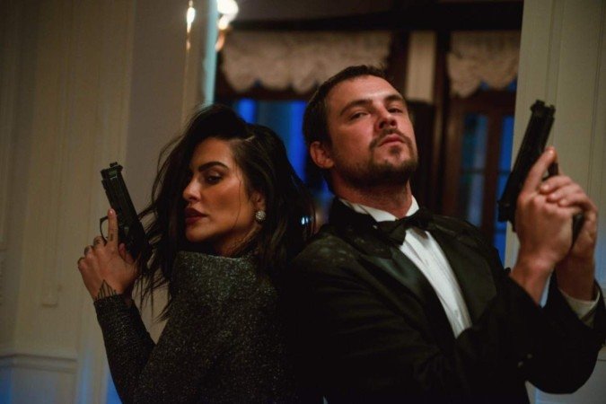  Me tira da mira teve direção de Hsu Chien é estrelado por Sérgio Guizé
      