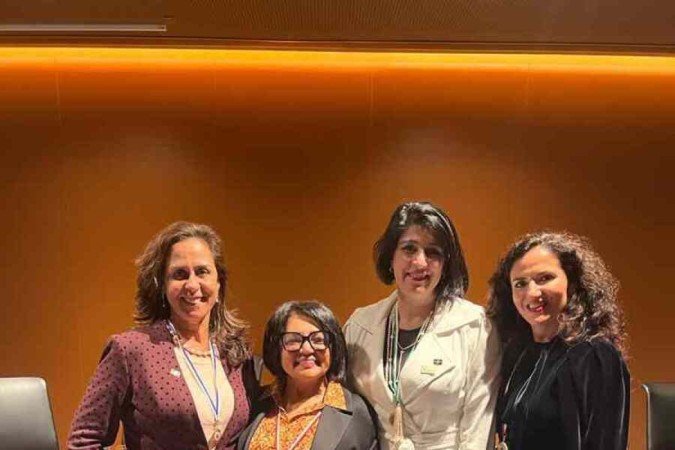  07/03/2022-Coluna Capital S/A- Na foto, Alzira Vieira, diretora do Sebrae DF; Rijarda Ariatoteles, presidente da Clube de Mulheres de Negócios de Portugal; Beatriz Guimarães, e Patrícia Gonçalves, presidente do evento Conecte-se/ divulgação