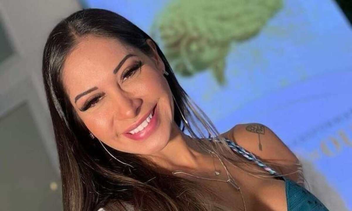 Maíra Cardi se diz 'exausta' das redes sociais no 'Programa Eliana