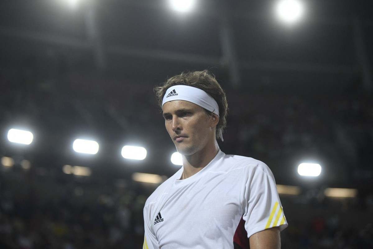 Zverev abandona após forte torção e Nadal vai à final de Roland Garros