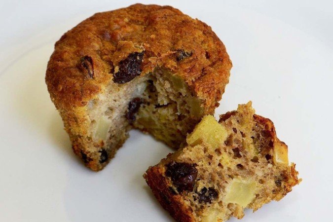  08/03/2022 Crédito: Marcelo Ferreira/CB/D.A Press. Brasil. Brasilia - DF -  Coluna Encontro com o Chefe, Mercedes Yoko Moristsugu Silva com o prato Muffin de banana.