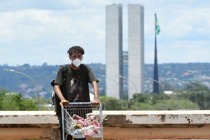  08/03/2022. Crédito: Ed Alves/CB/D.A Press. Brasil. Brasília - DF. Cidades. Moradores de Rua. Na foto Willian de Oliveira. 