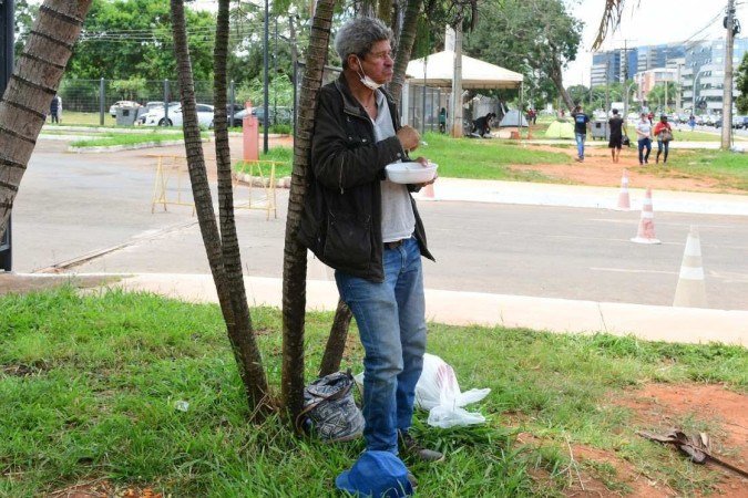  08/03/2022. CrÃ©dito: Ed Alves/CB/D.A Press. Brasil. BrasÃ­lia - DF. Cidades. Moradores de Rua. Na foto Rubens Alves. 