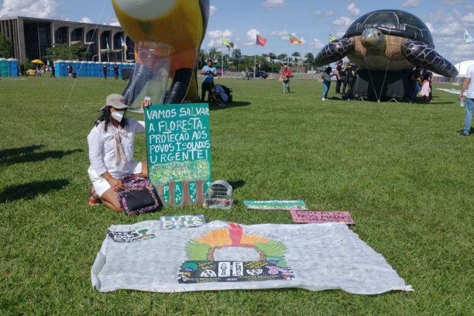 A professora Kátia Garcia no Ato pela Terra