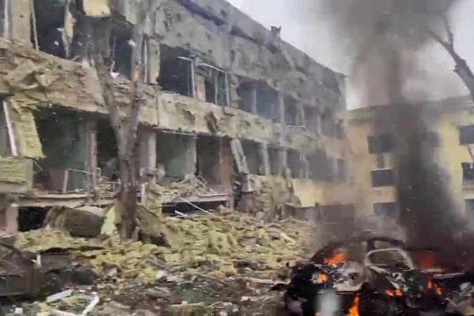 Bombardeio destruiu unidade pediátrica em Mariupol